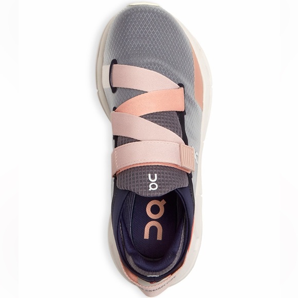 On Clounova Wrap Low Top Sneakers - Picture 7 of 10